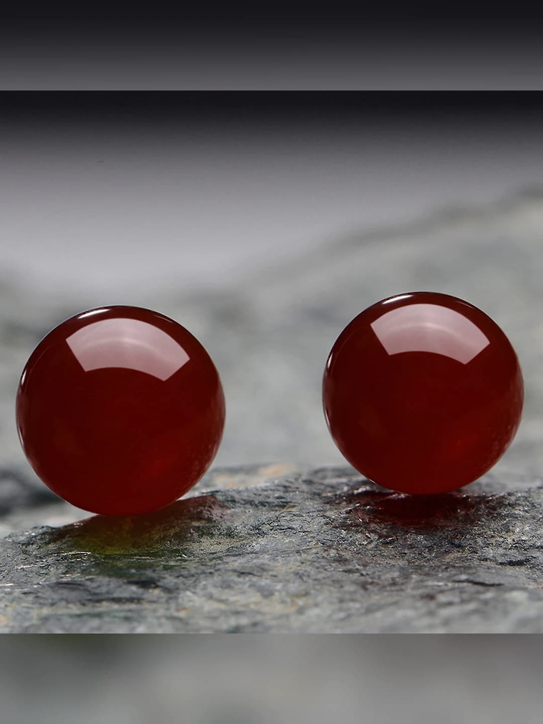 Серьги красные с белым золотом