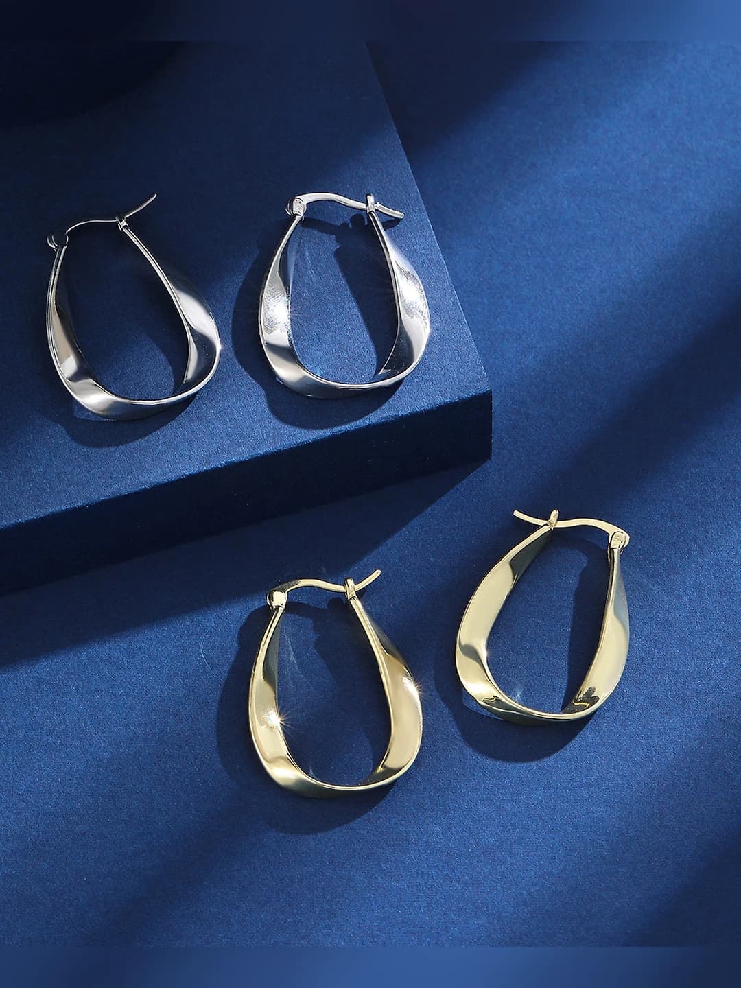 Women's Mobius stud earrings in zinc alloy, U-shape, square design element, minimalist style