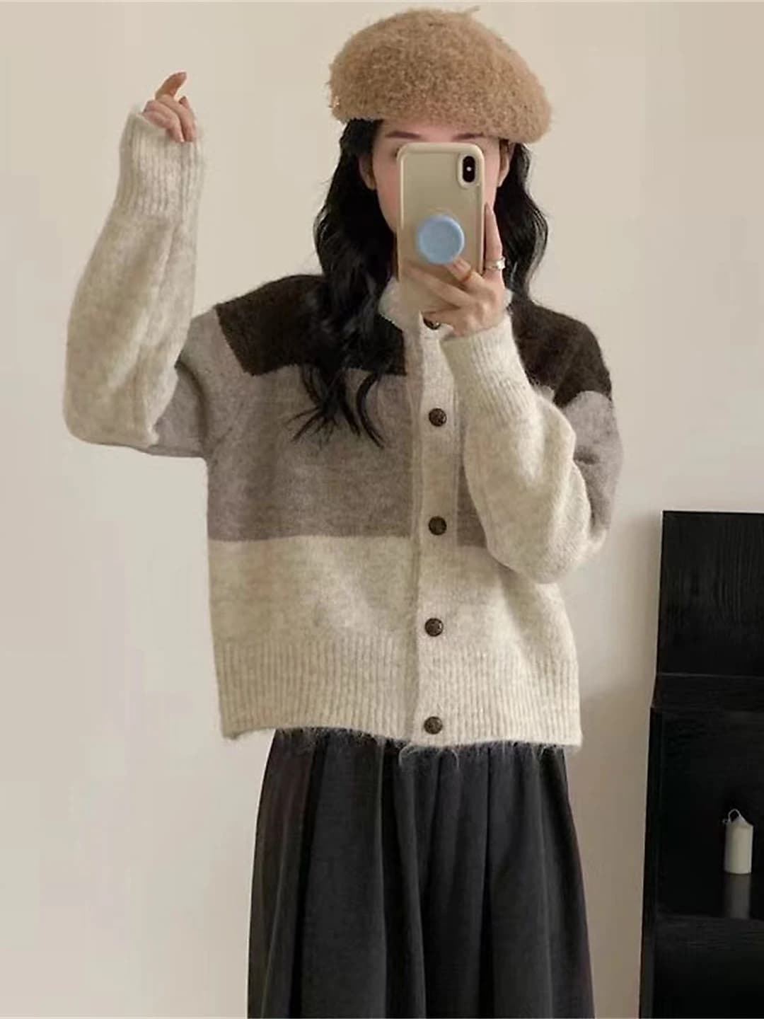 Apricot collar