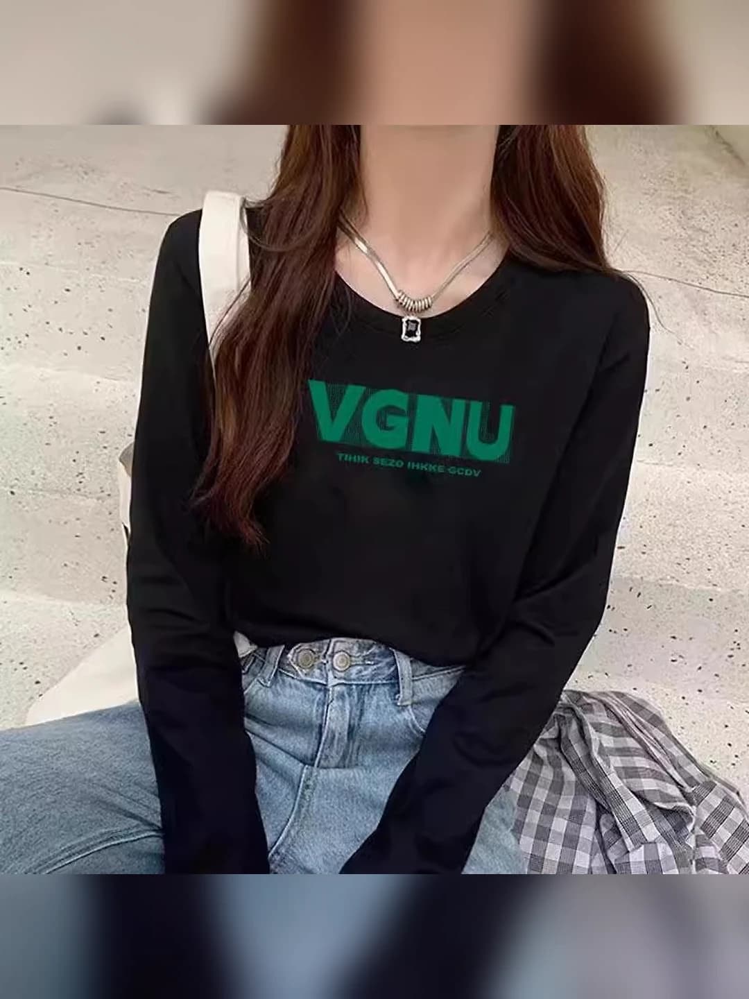 Чёрный - буквы VGNU