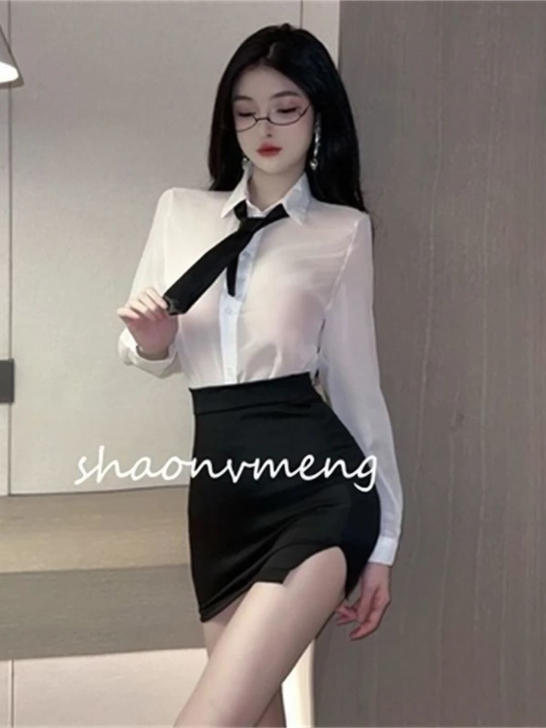 Long sleeve secretary (no socks)