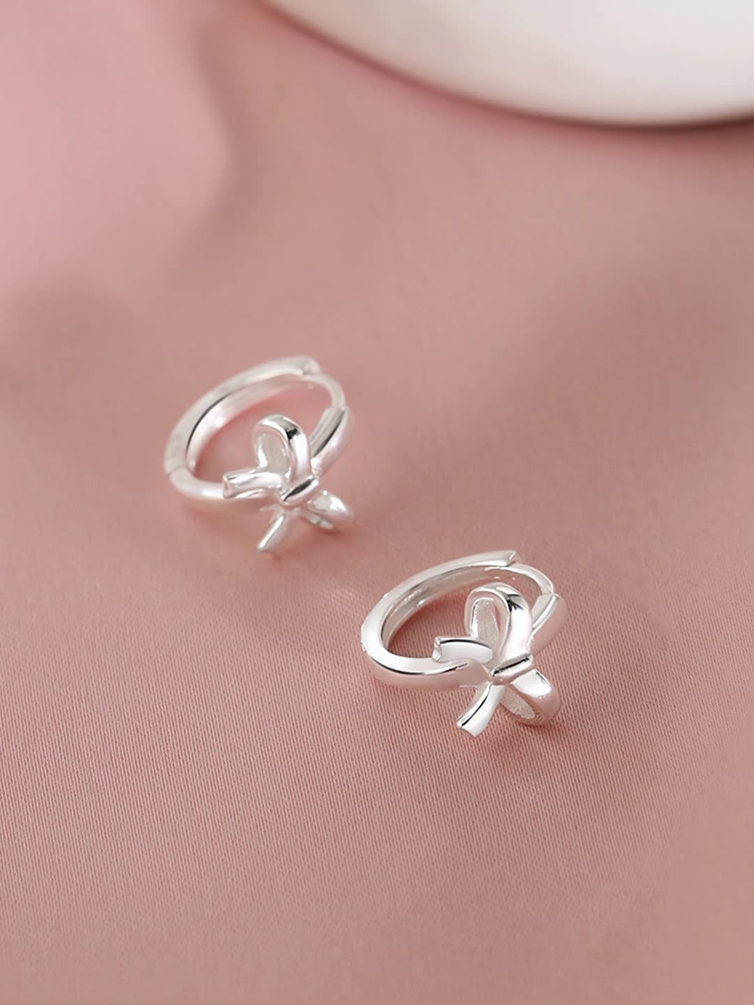 Women's sweet style bow-shaped earrings