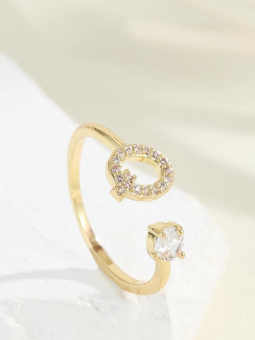 Gold letter Q