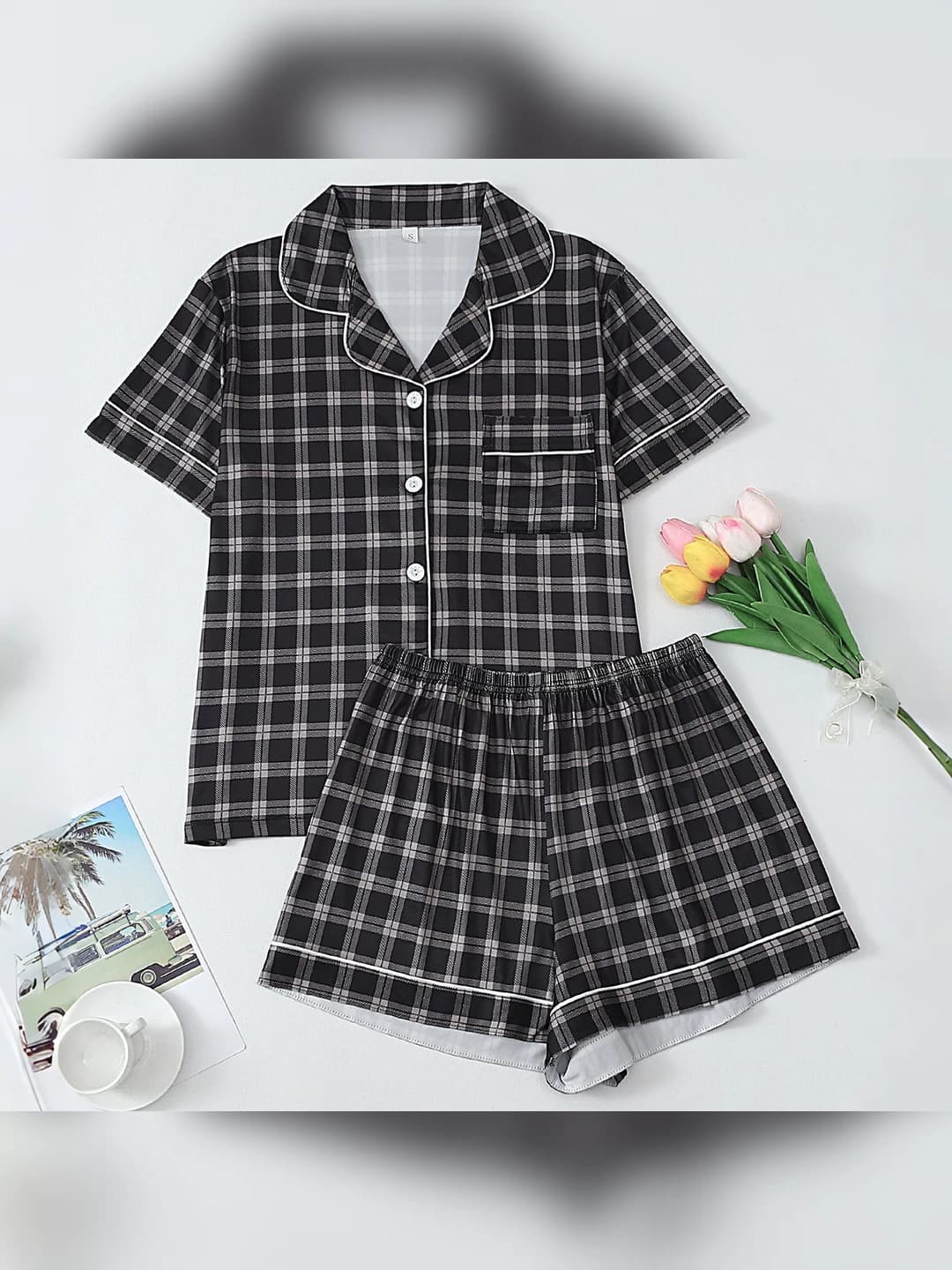 Women's printed pajama set: thin fabric, lapel collar, short sleeve and shorts