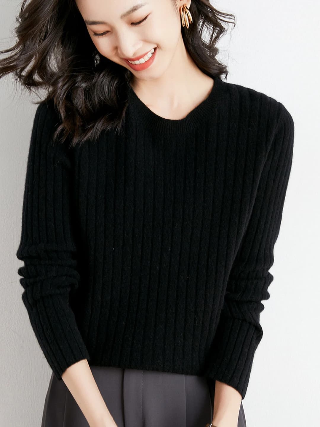 Round neck black