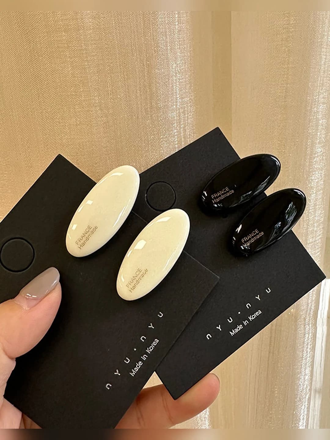 Women's Korean style oval geometric simple black and white duckbill hair clip