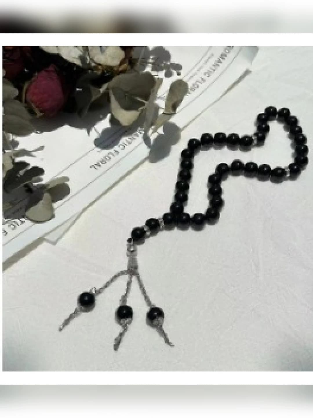 Black glass beads