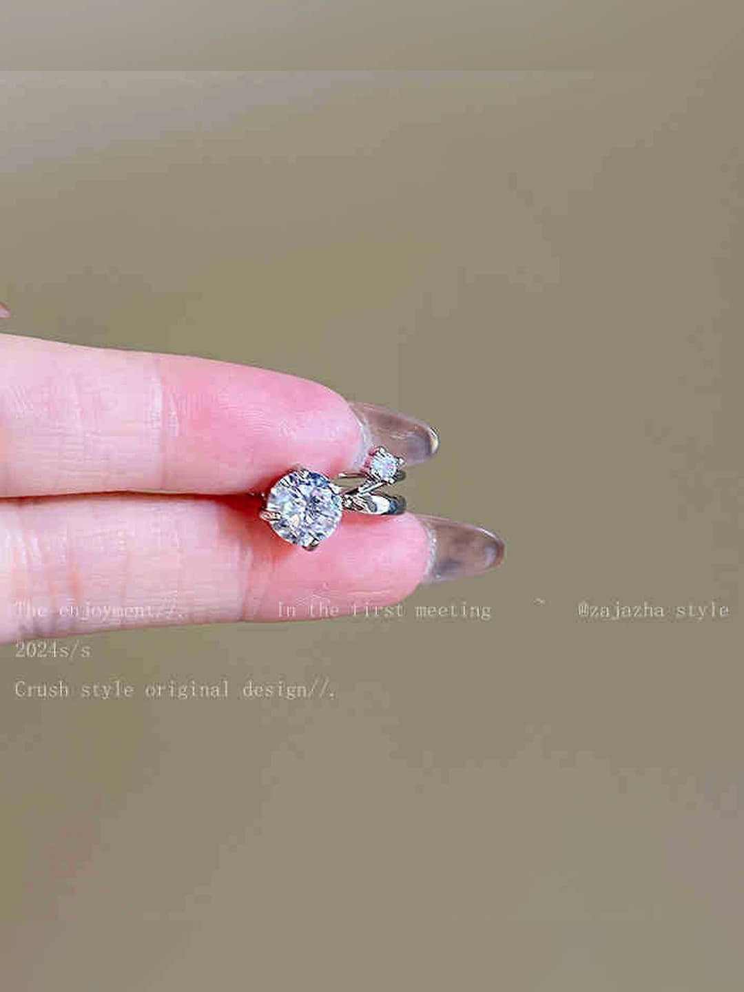 A1916 white - ear clip