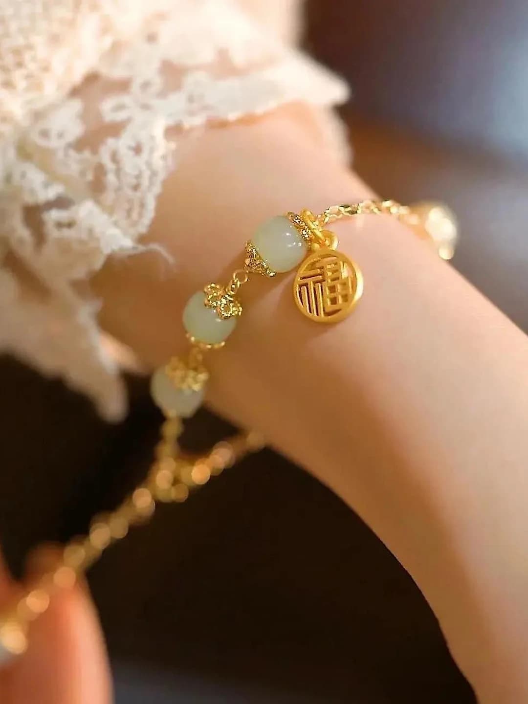 Women's retro bracelet with 'Fu' symbol original design