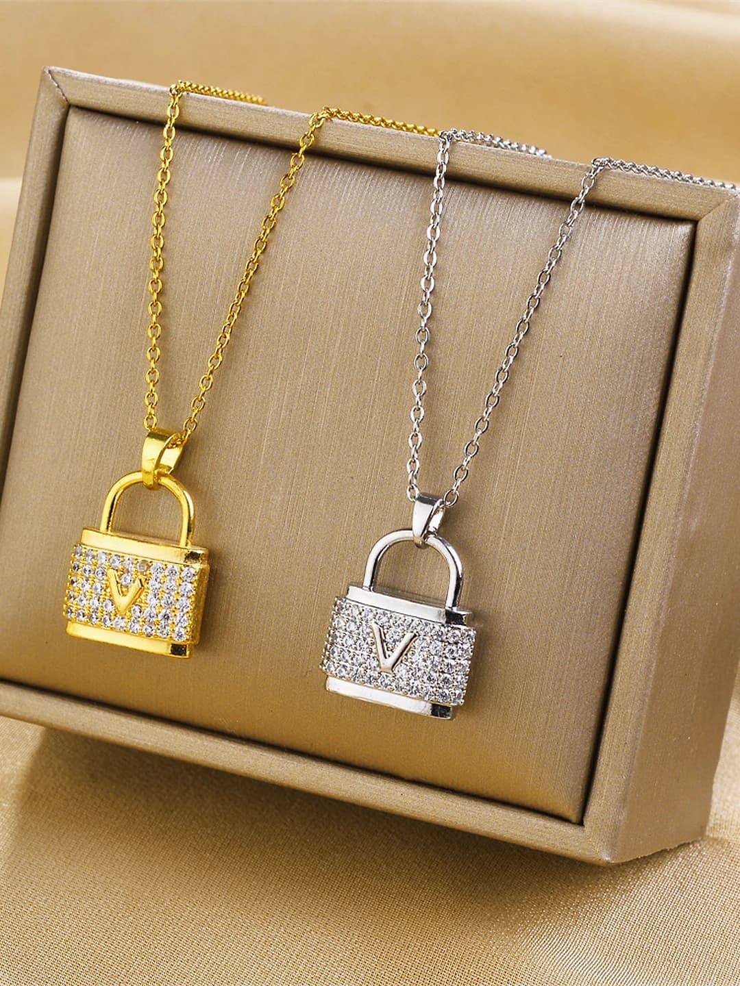 Women's titanium steel chain necklace with geometric zircon pendant, real gold plating, O chain, light luxury style, 41-50 cm length, 8.6 g weight, for holidays, letter and number design element, work and leisure style, simple and elegant look