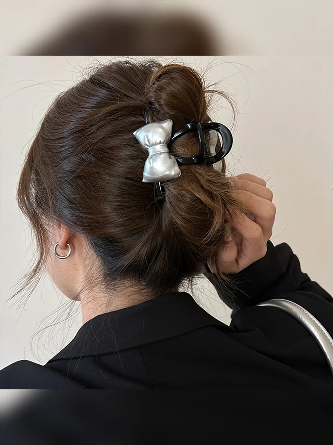 Women's medium 3D bow hair clip in Asian style