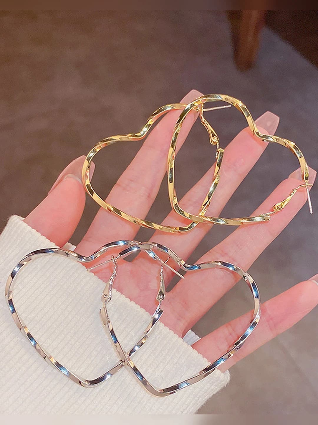 Women's heart-shaped hoop earrings with