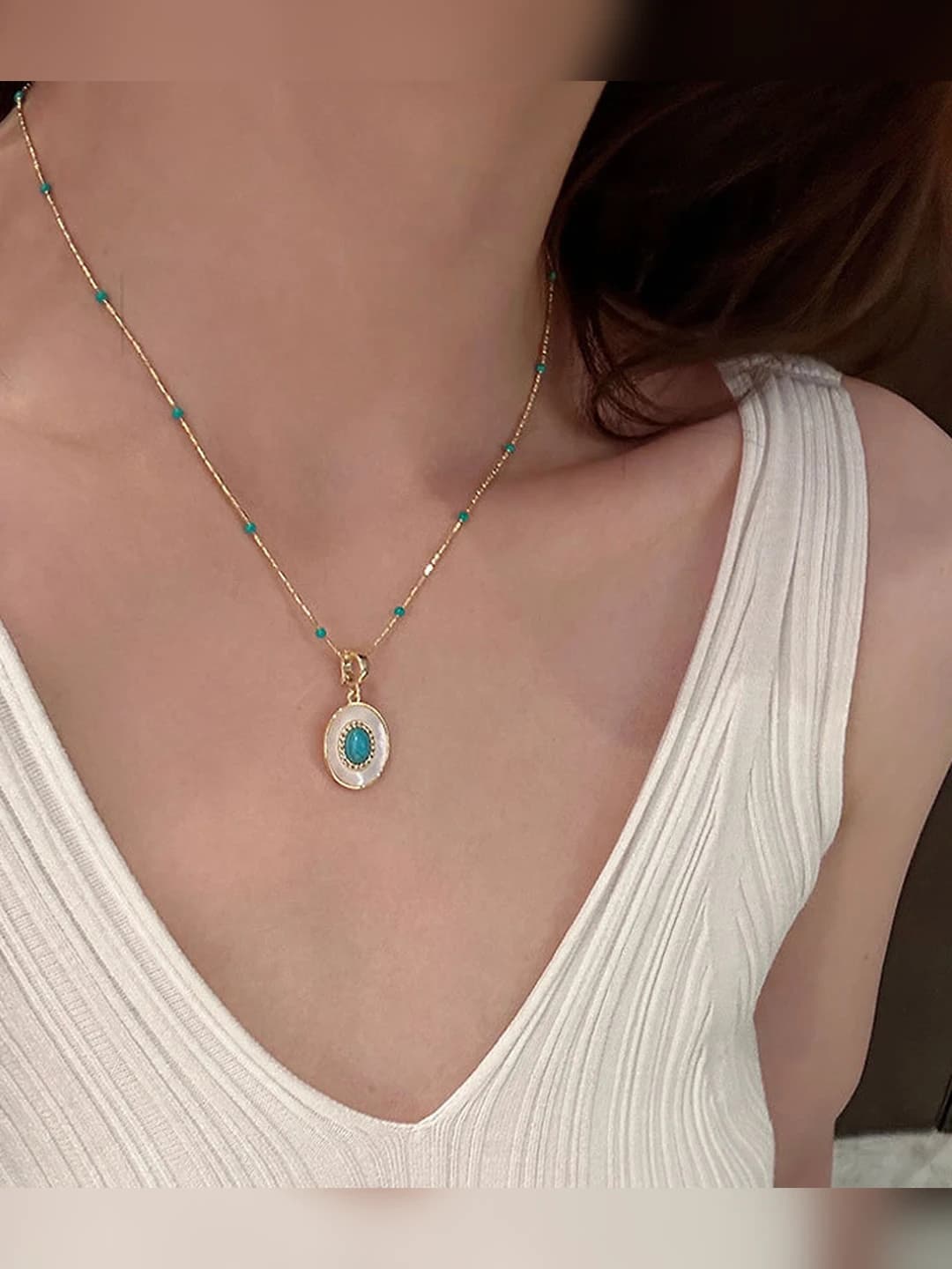Women's retro pendant necklace with turquoise and geometric design
