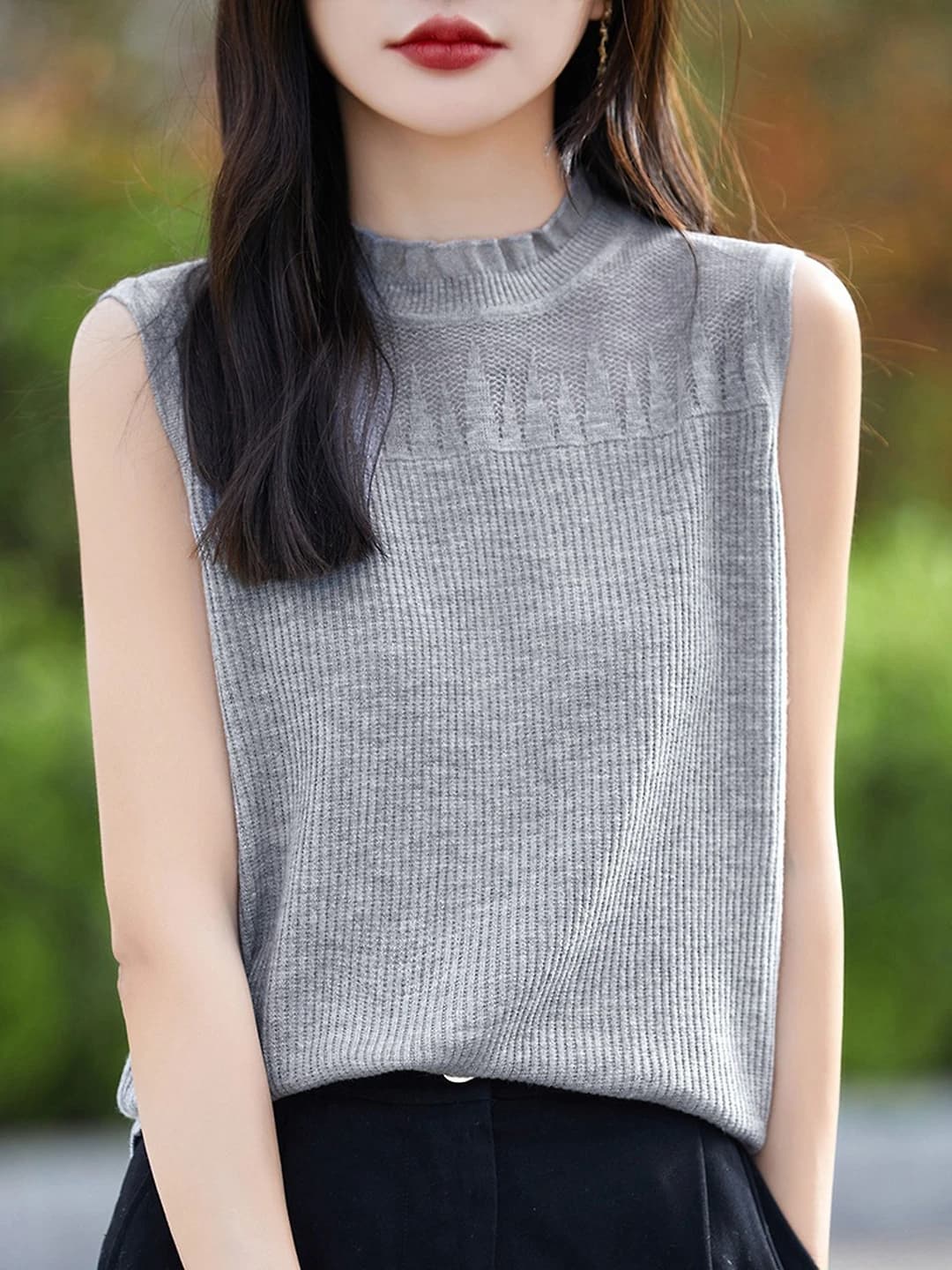 2026 women's sleeveless knit top, slimming, summer, Korean style, with lace, wool, solid colour, mock neck