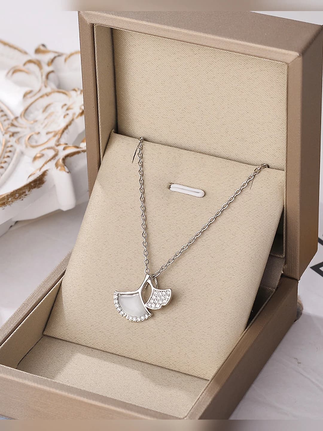 8905-Silver