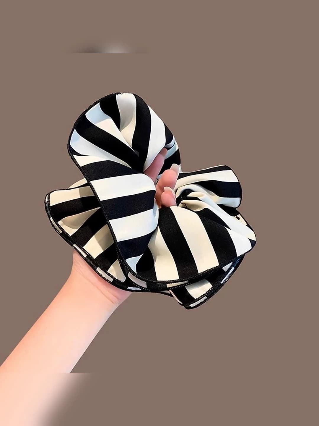 F1842 Black