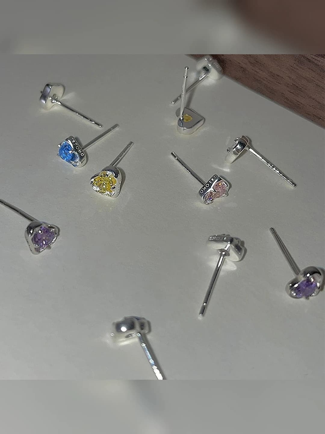 Women's heart stud earrings, silver plated, colored zircon, Korean style, design element