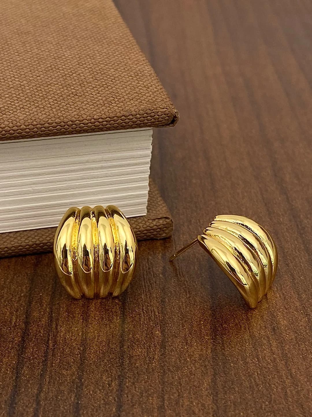 Gold striped studs