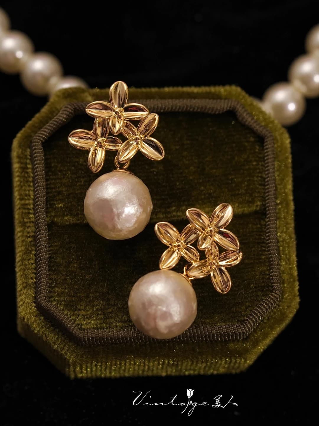 Women's retro French elegant gold floral cotton and pearl earrings/ear clips