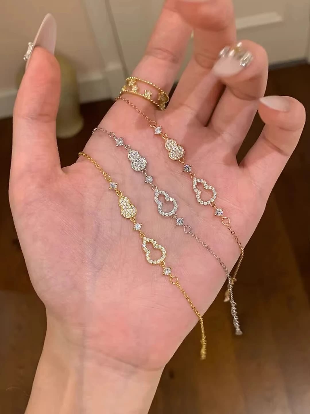 Women's retro style gourd-shaped micro-set zircon bracelet