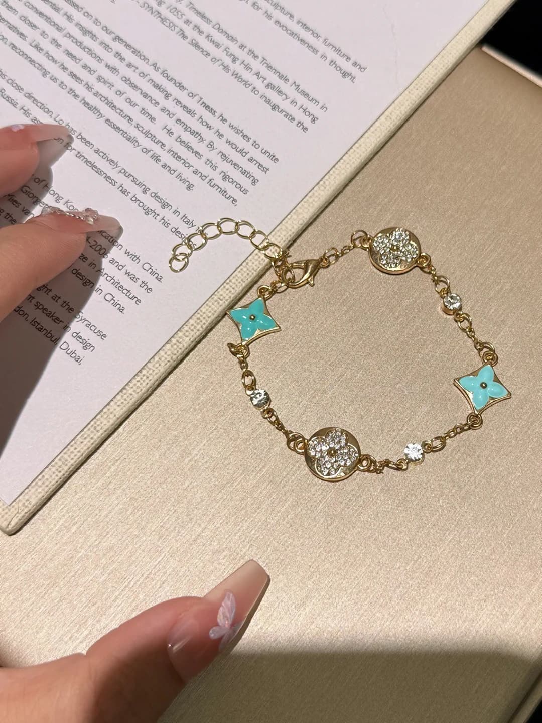 Women's bracelet with green flowers, simple and sweet design in natural style