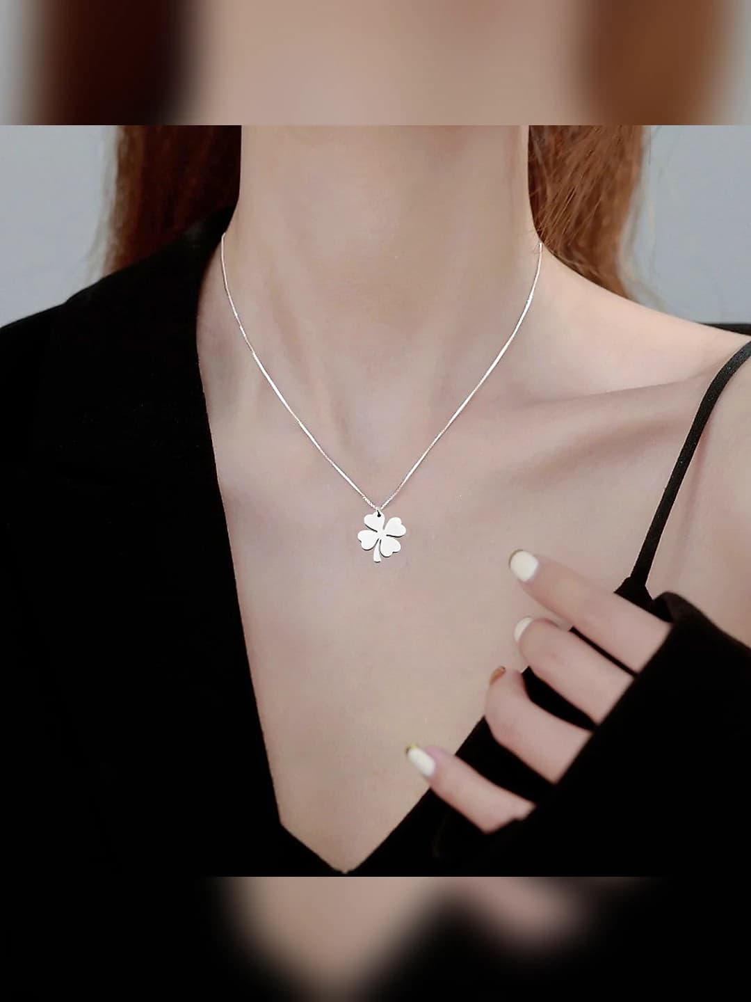 Women's titanium steel necklace with four-leaf clover pendant