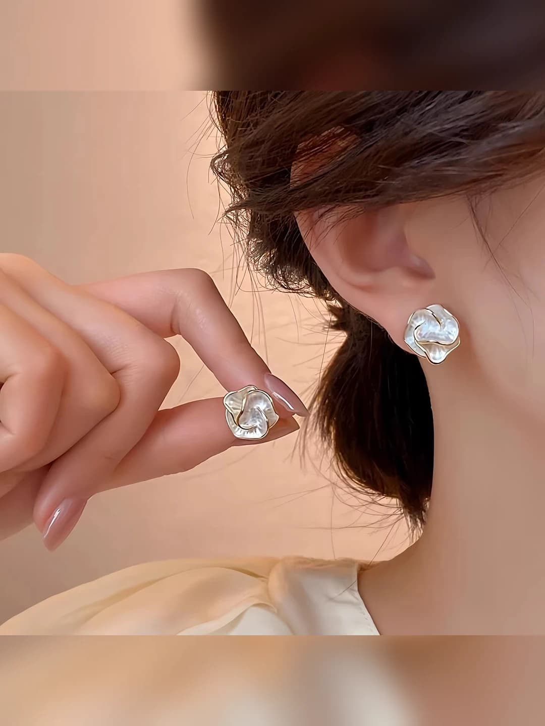 1# Ruffled camellia earrings
