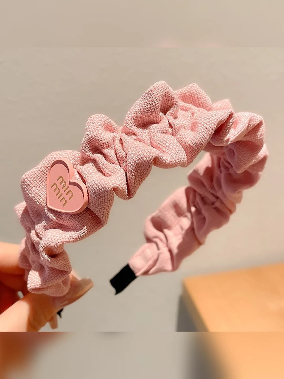 Pink, ruffled heart