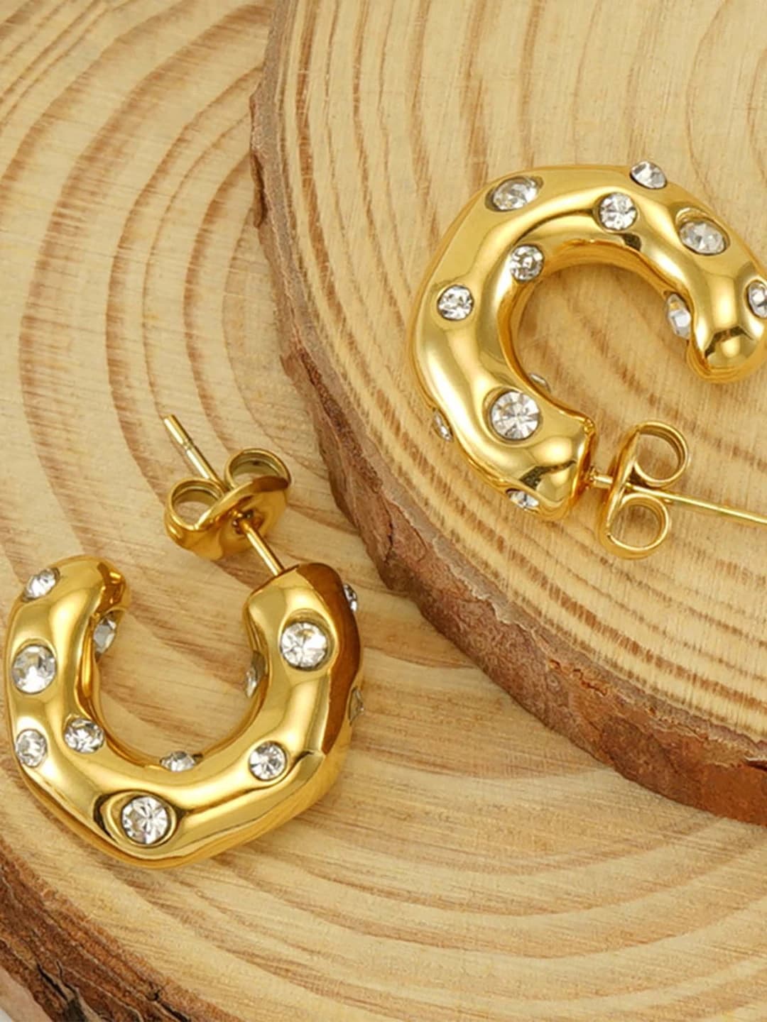 C-shape white diamond gold