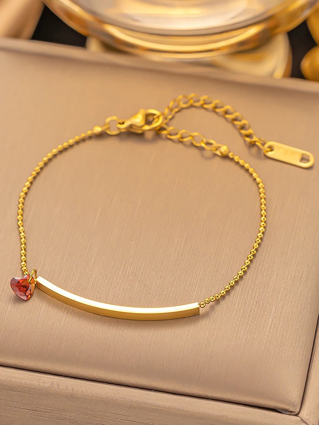 Heart chain, gold
