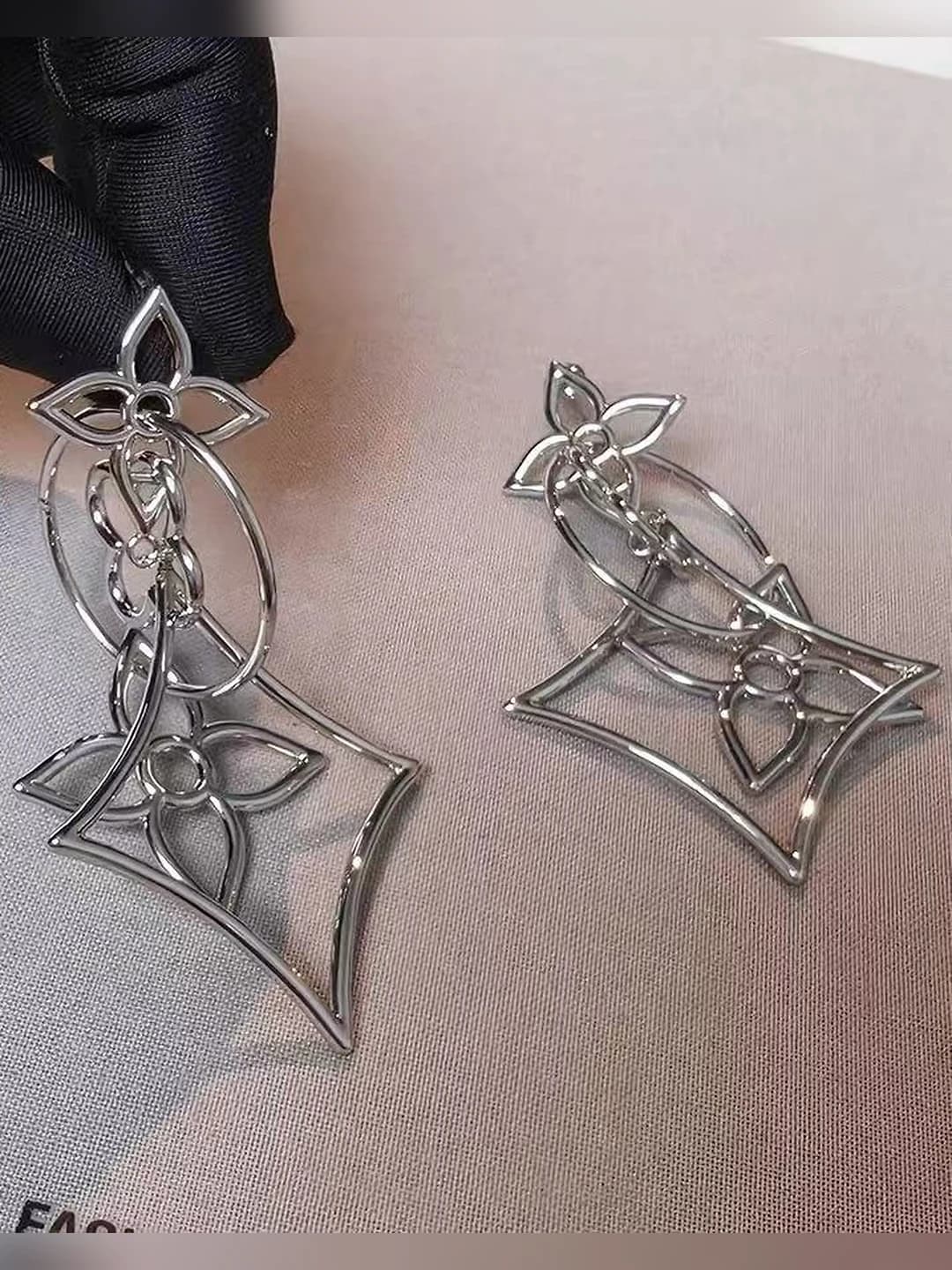 Серебряный