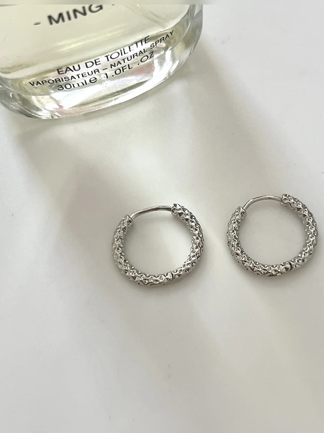 Women's Korean style rhombus hoop earrings, simple and elegant