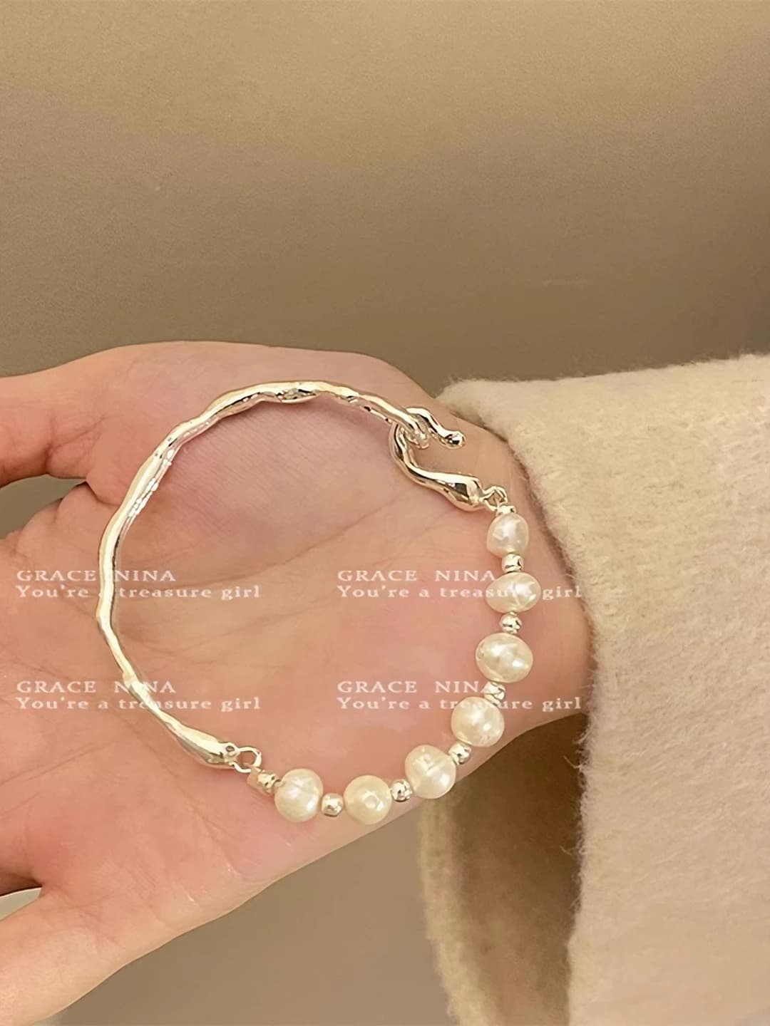 Baroque pearl bracelet