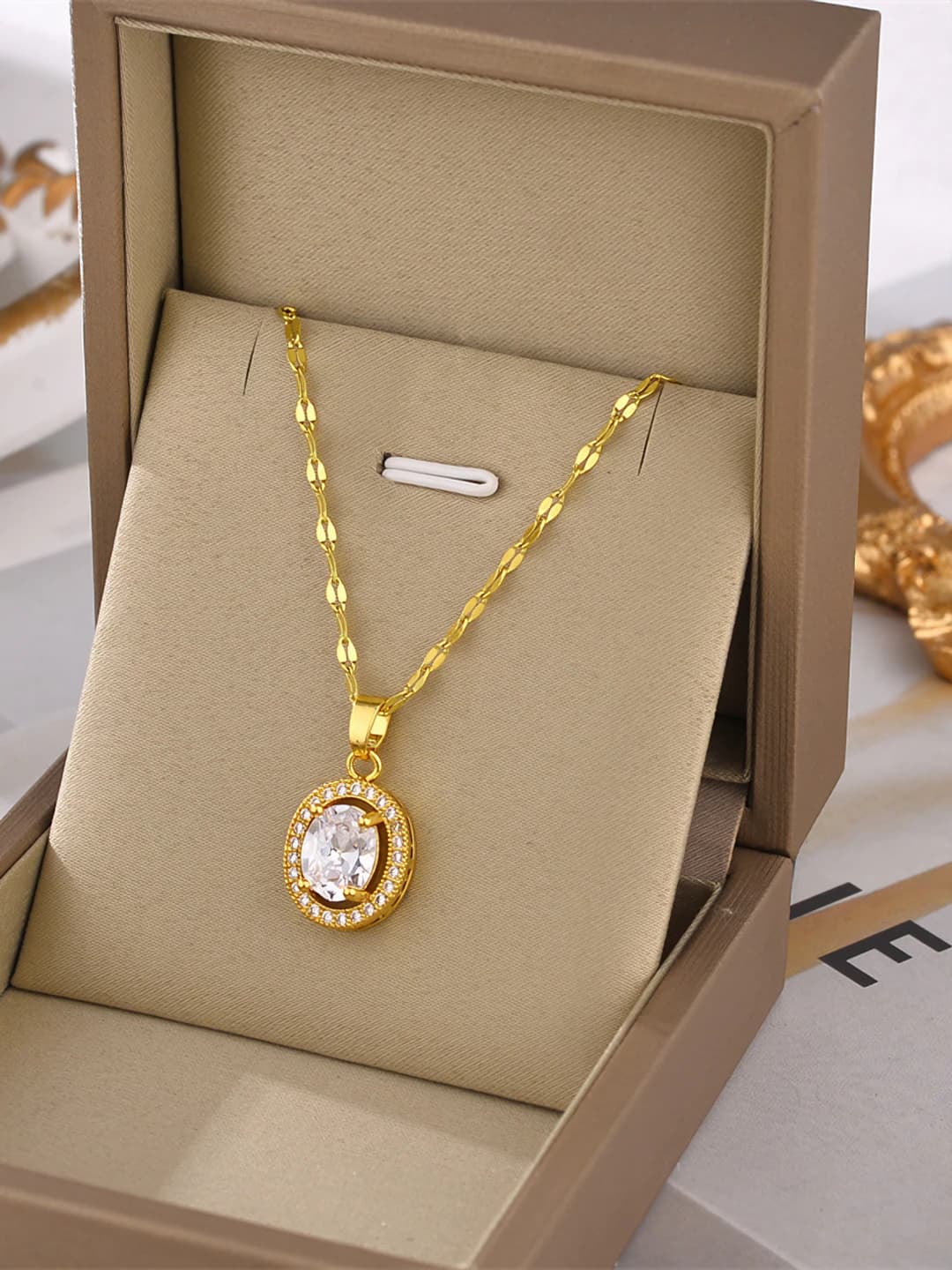 8916-Gold