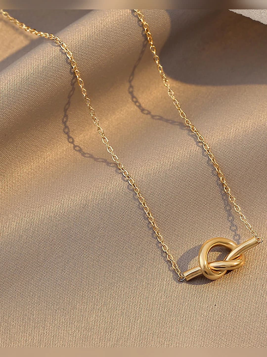 Women's 2026 knot chain, high-end design, niche brand, clavicle chain