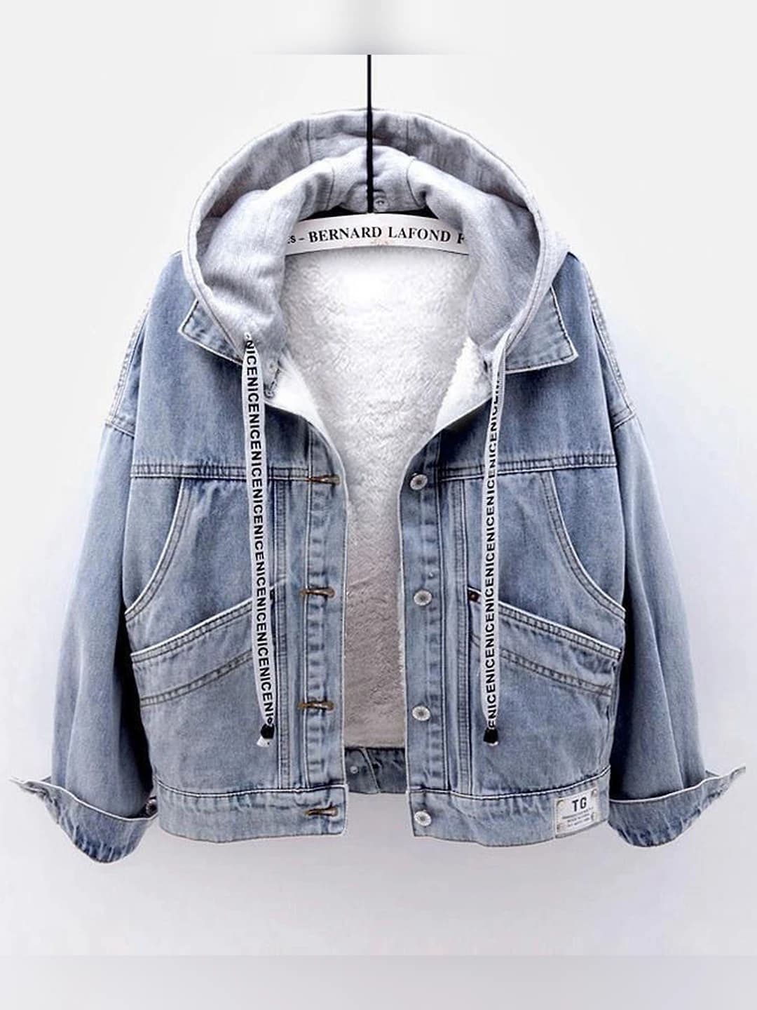 Ayollar uchun issiq astarli, qalinlashtirilgan, kalta, issiq saqlaydigan, bo'sh (oversize) kesimli, bir rangli, uzun yengli, paxta-astarli denim jaket