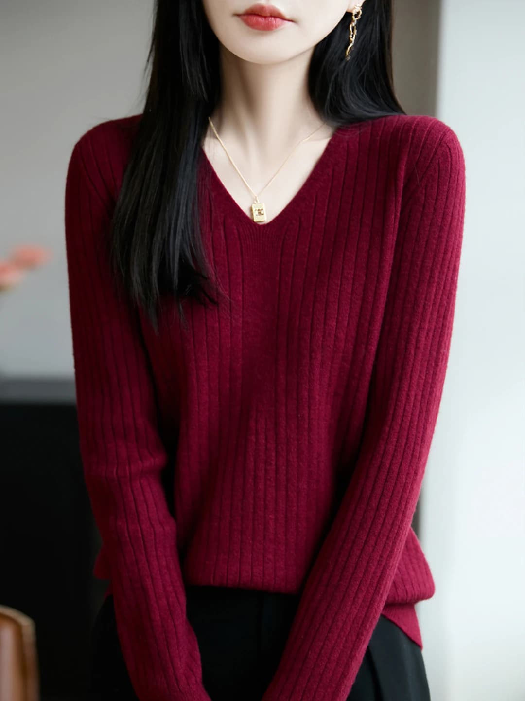 Women's V-neck ribbed knit pullover sweater, 2026 autumn-winter, long sleeve, slim fit, solid colour, medium thickness, pullover style