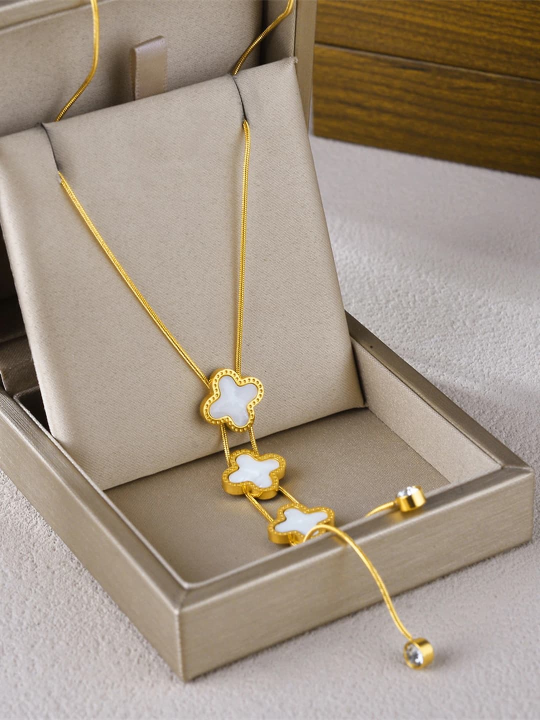 9310-Gold white