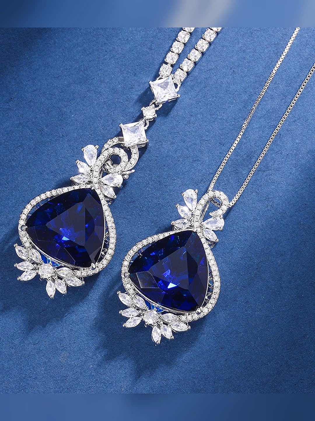 Women's retro set with geometric pattern, gold-plated copper, rhinestone inlay, royal blue stone