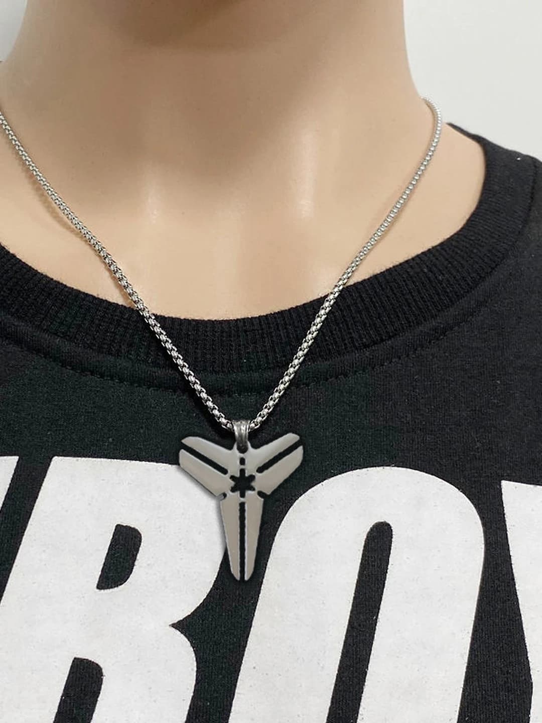 Titanium steel Lakers logo pendant in memory of Kobe, sports chain for men and women