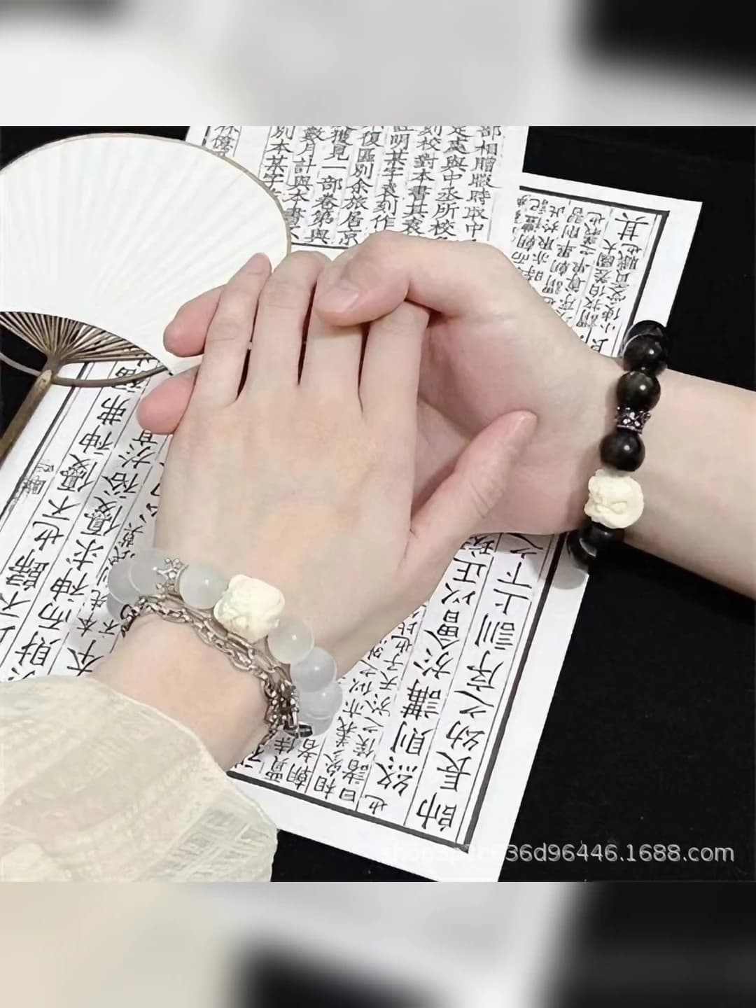 Women's bracelet in Chinese style with auspicious symbol and lion design, natural style