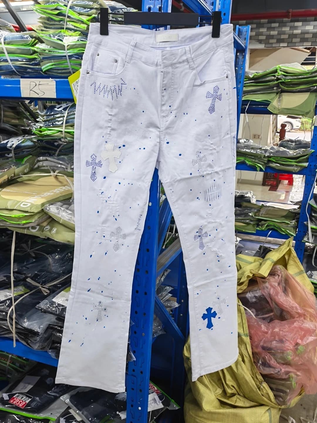 Белый
