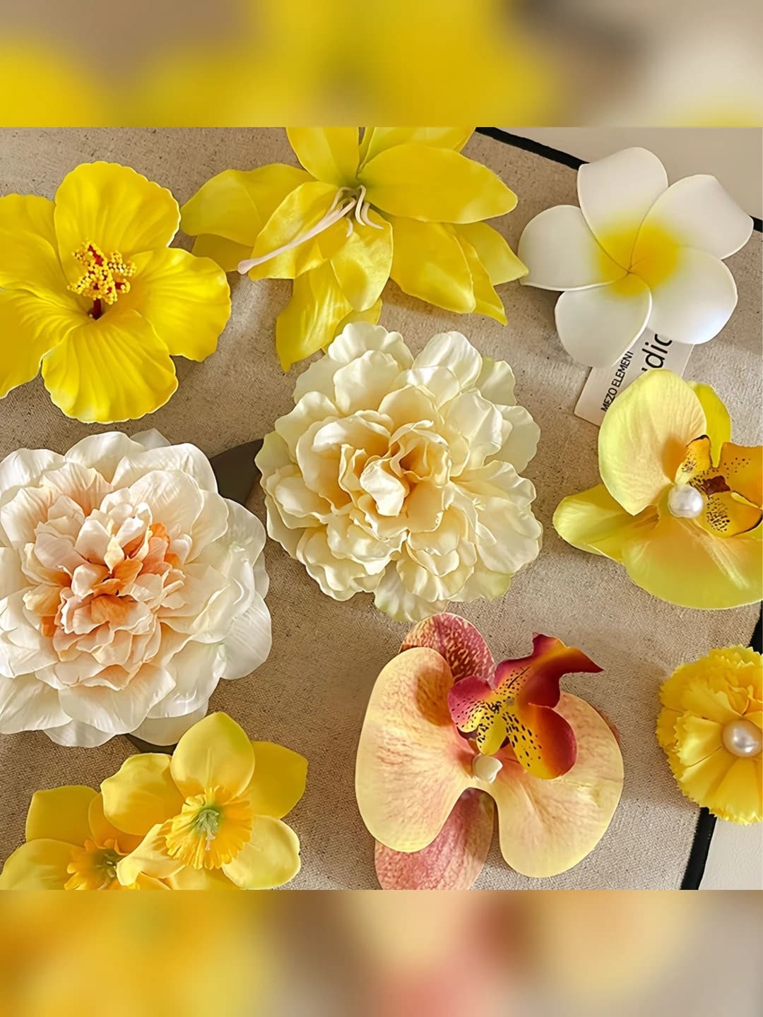 Women's side hair clips with artificial flowers in sweet style