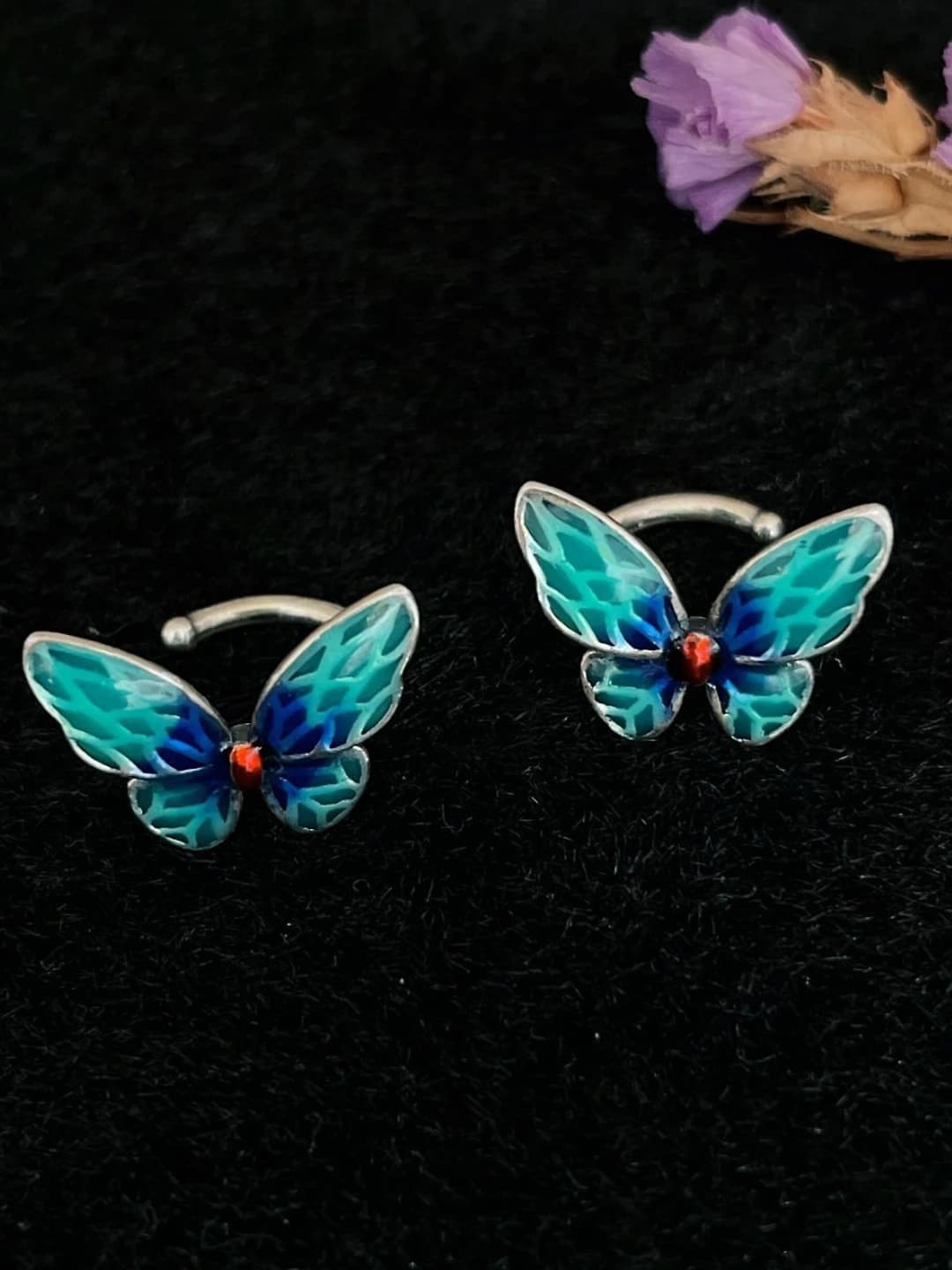 Women's butterfly-shaped enamel earrings in Chinese style