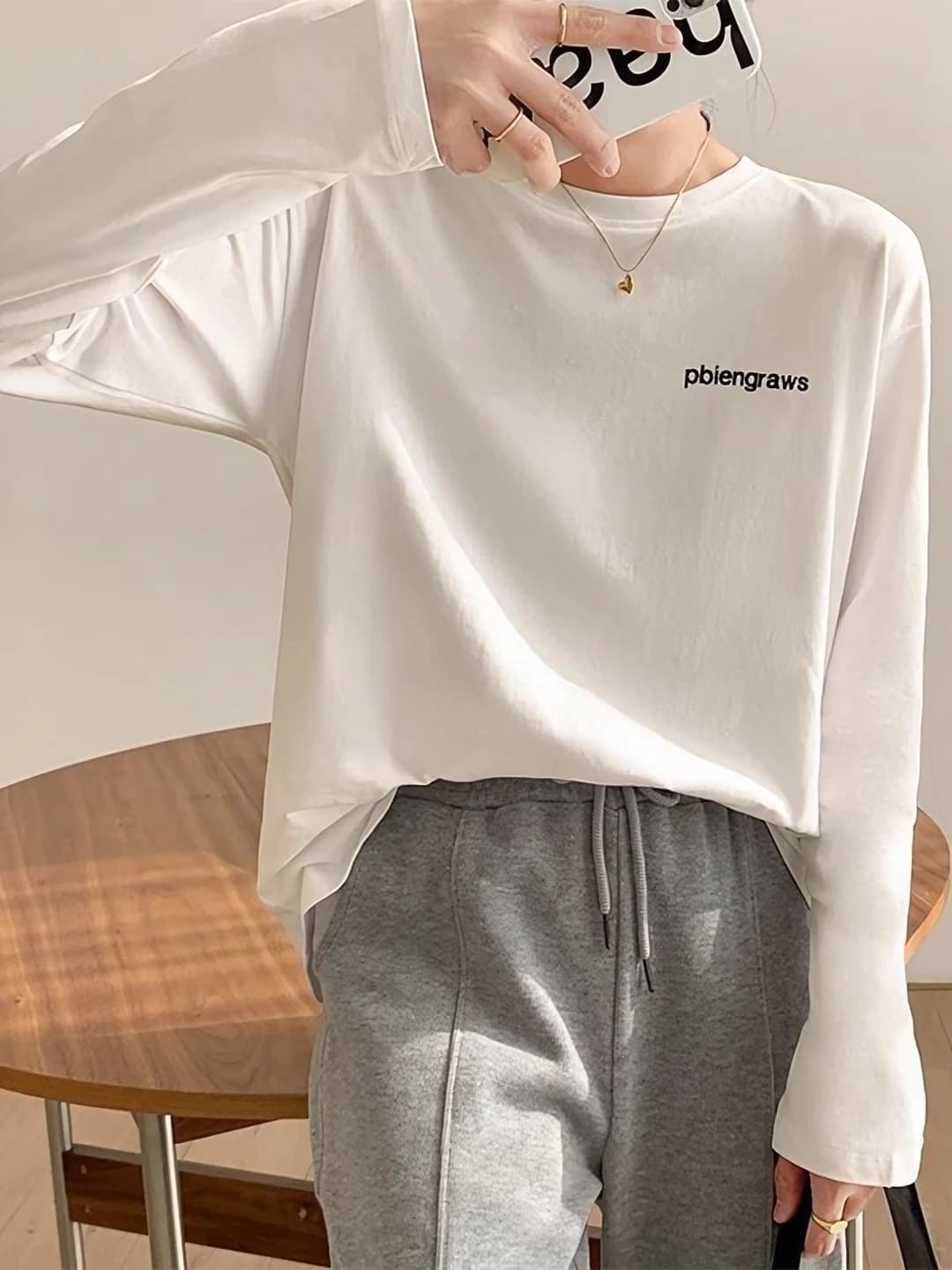 Women's white long-sleeve base top, autumn, thickened, loose fit, crew neck, long sleeve, printed, 95% cotton, casual style
