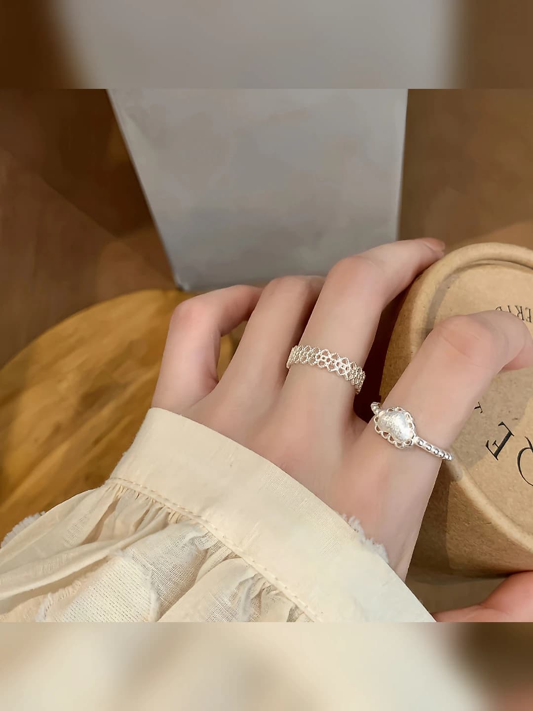 Women's silver lace heart-shaped ring, simple style, individual design element