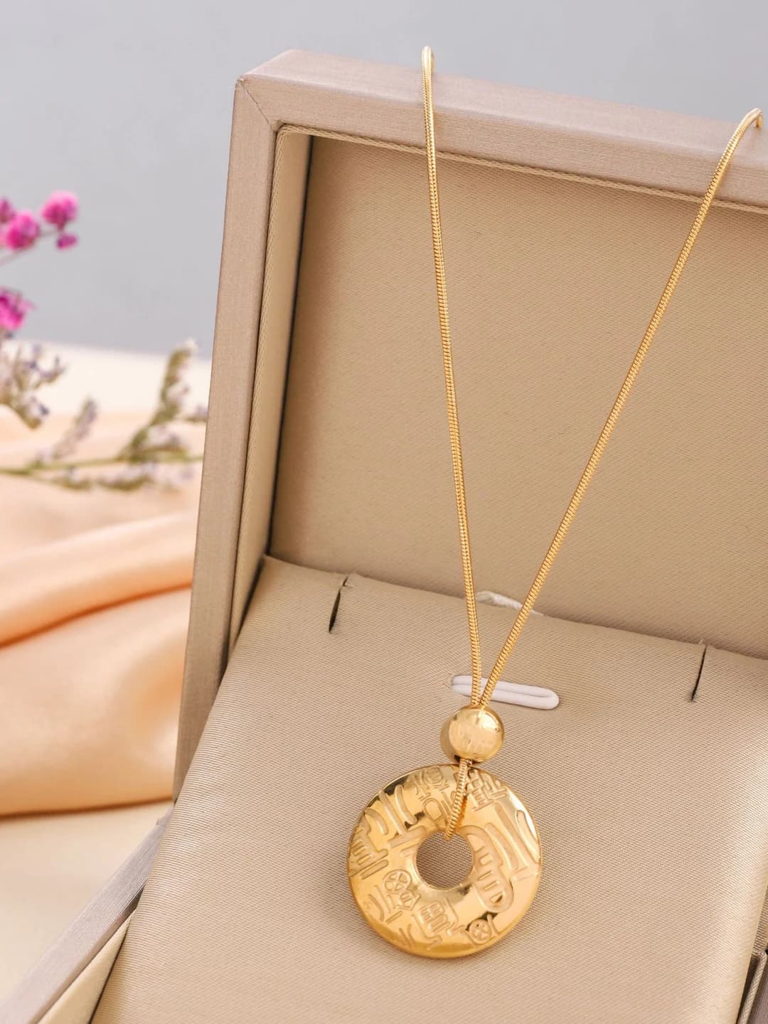 Women's titanium steel necklace in Chinese style with safety buckle and fortune symbol, simple donut shape clavicle chain