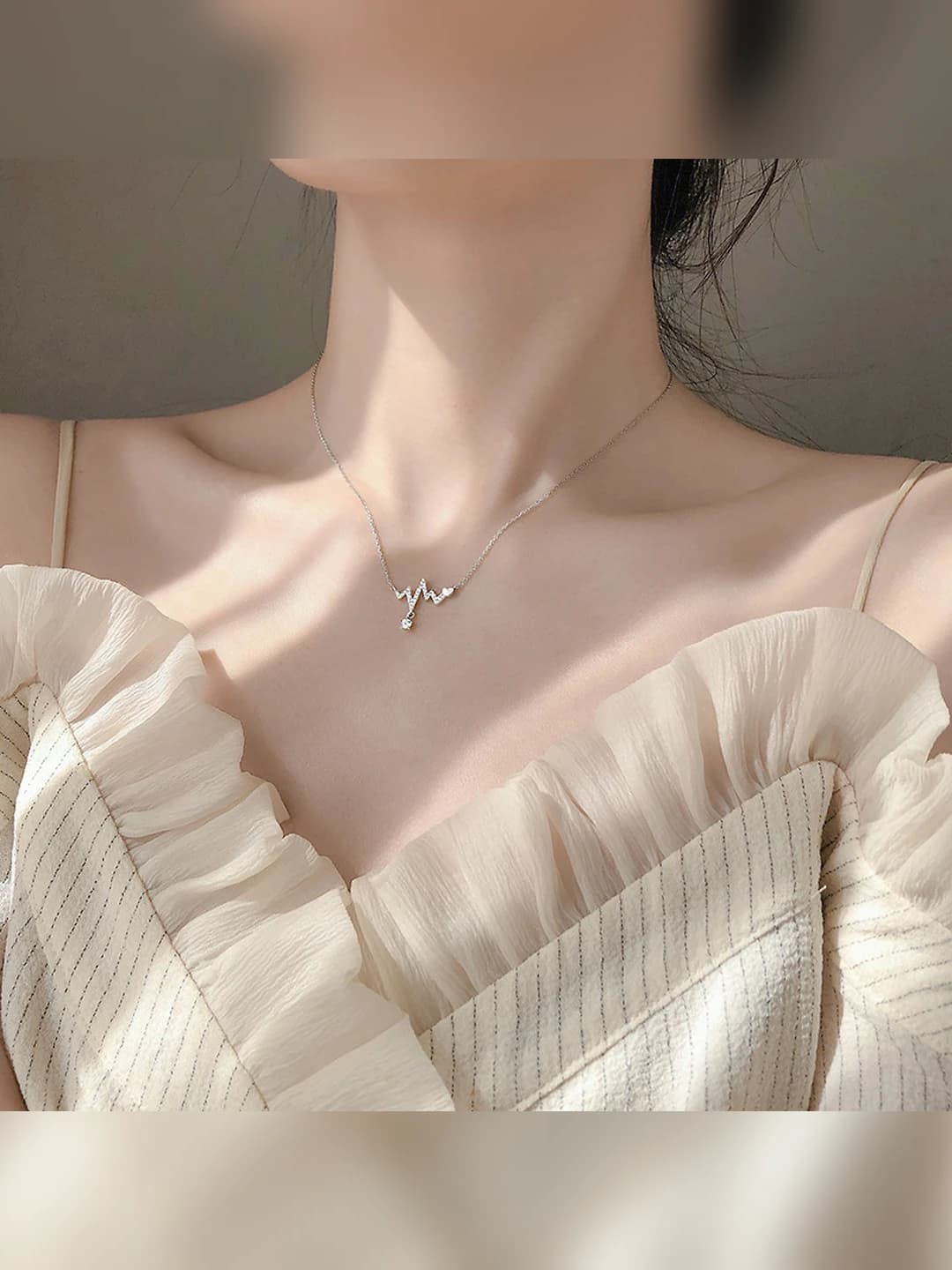 Sparkling diamond heart necklace