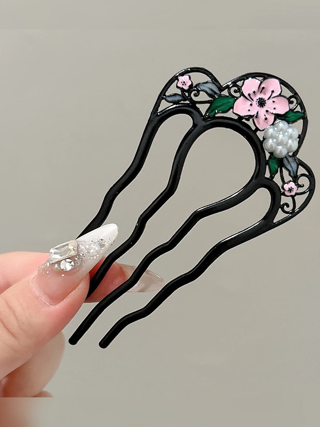 6# Black flowers