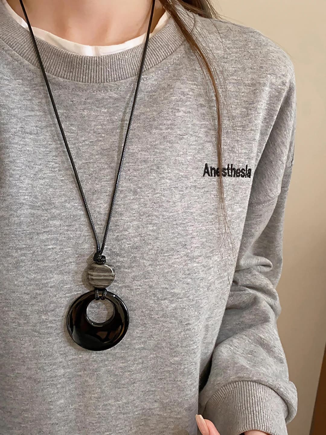 #49, black, round
